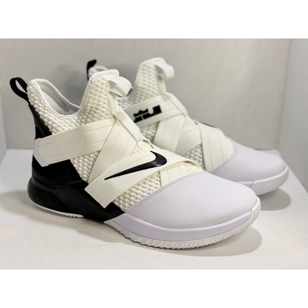Lebron Soldier XII Black White M sz 12 Nike